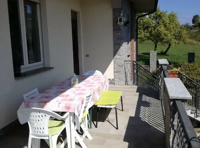 Casale Cadeloro شقة Nebbiuno